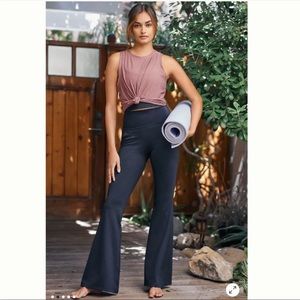 BEYOND YOGA Heather Rib All Day Flare Pant Black size SMALL